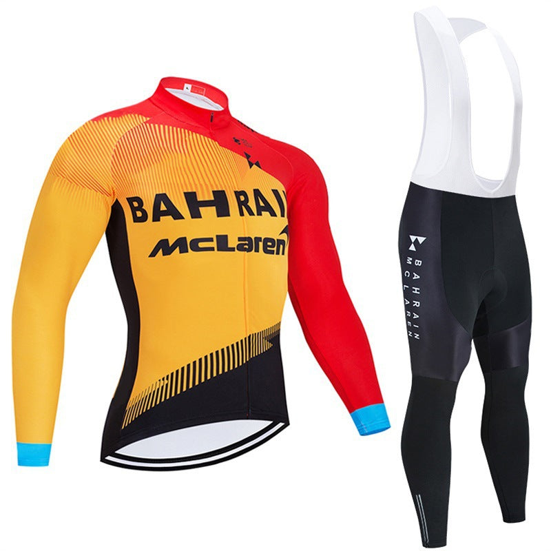 Teams - Pro-Radsportler mit Langärmeln