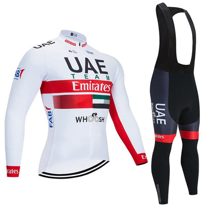 Teams - Pro-Radsportler mit Langärmeln